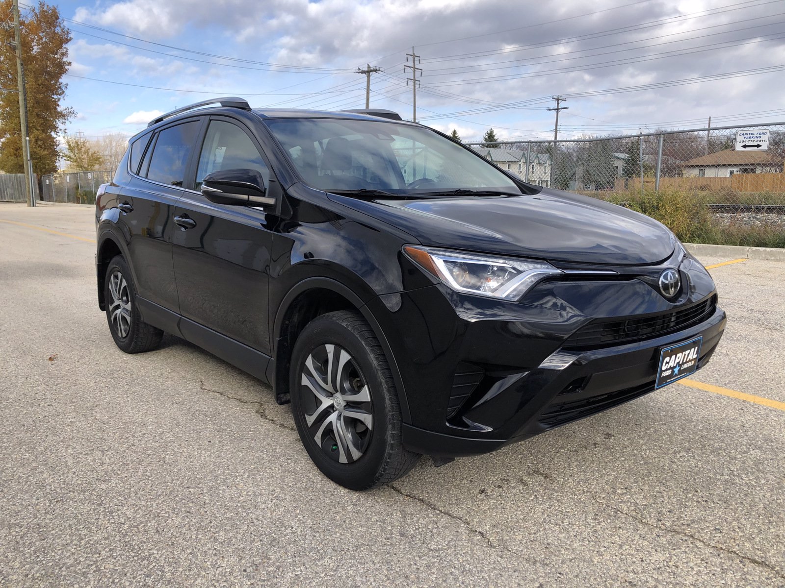 Pre-Owned 2017 Toyota RAV4 LE AWD *Heated Seats *Lane Departure Warning